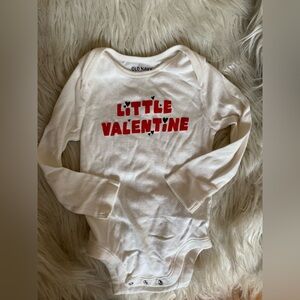 Like new Old Navy little valentine long sleeve onesie 18-24 months
